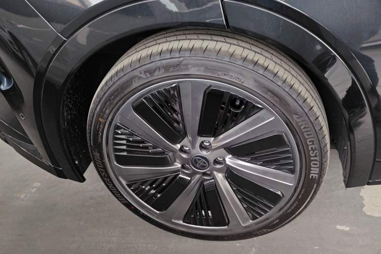 Used Toyota bZ5 2025 Model 550 PRO Smart Driving Edition Right Rear Wheel Hub