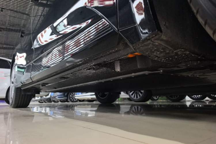 Used Toyota bZ5 2025 Model 550 JOY Right Side Sill