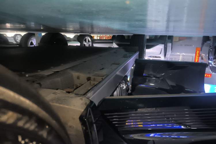Used Toyota bZ5 2025 Model 550 PRO Right Side Sill