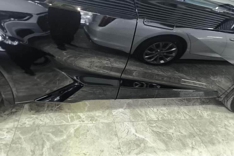 Used Toyota bZ5 2025 Model 550 PRO Right Side Sill