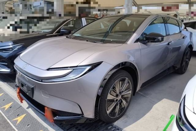 Used Toyota bZ5 2025 Model 550 PRO