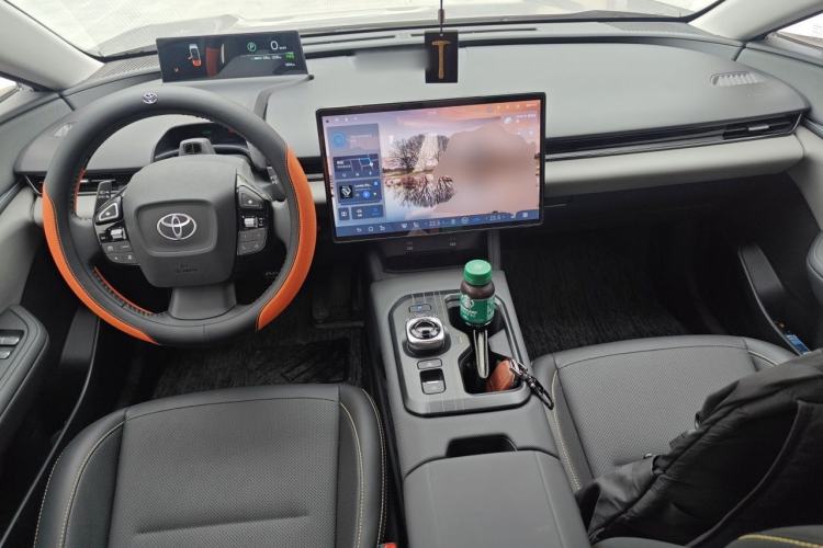 Used Toyota bZ5 2025 Model 550 PRO Center Console