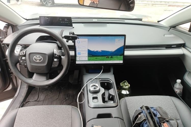 Used Toyota bZ5 2025 Model 550 JOY Center Console