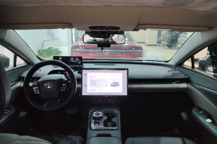 Used Toyota bZ5 2025 Model 550 JOY Center Console