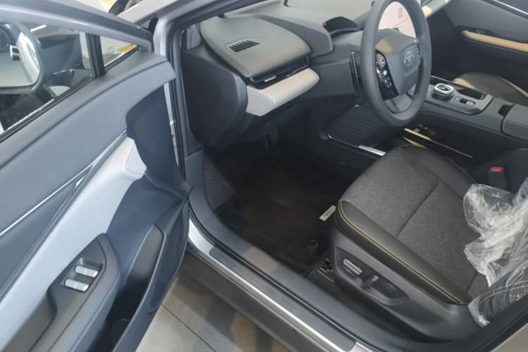 Used Toyota bZ5 2025 Model 550 JOY Driver Seat