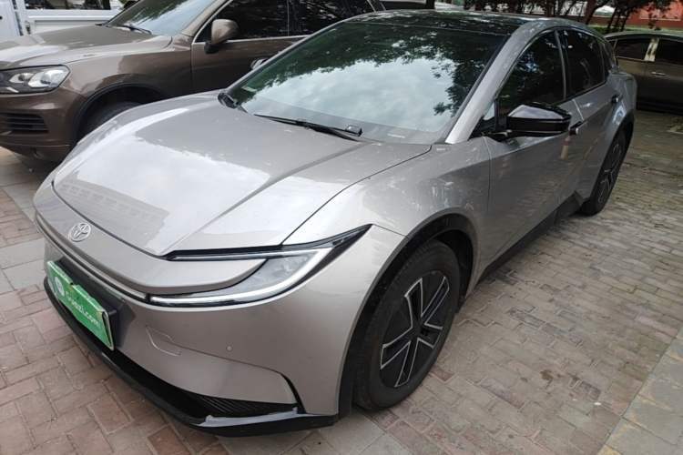 Used Toyota bZ5 2025 Model 550 JOY Guazi used car, China used car export, Used car for sale, Used  cars, Cheapest cars for sale