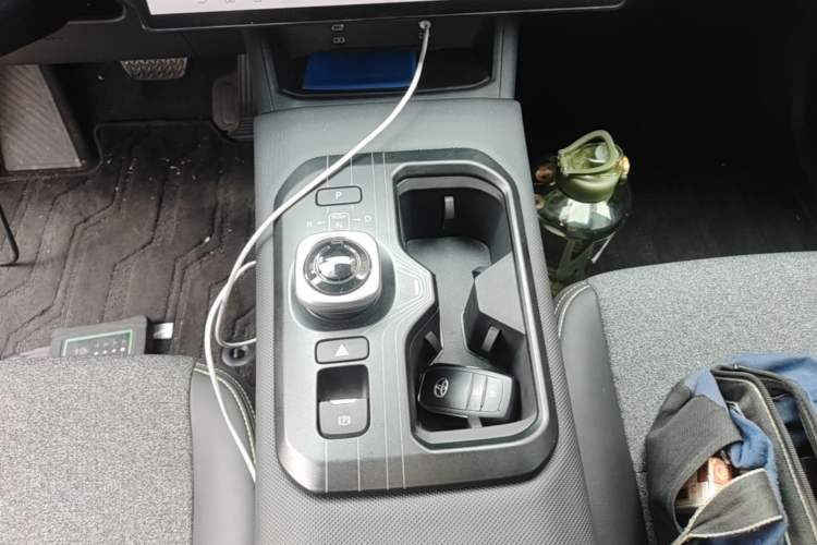Used Toyota bZ5 2025 Model 550 JOY Gear Lever