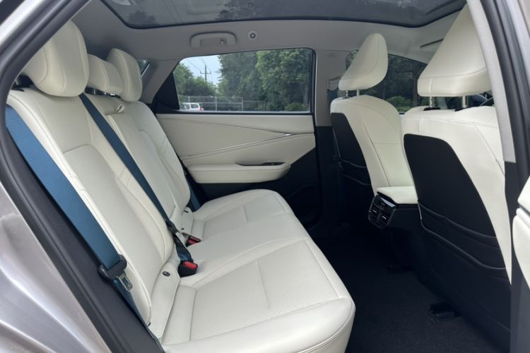 Used Toyota bZ5 2025 Model 550 PRO Interior 12