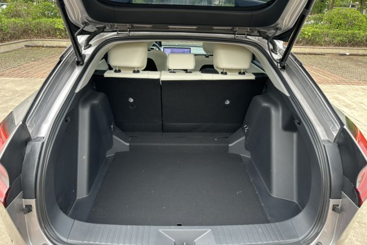 Used Toyota bZ5 2025 Model 550 PRO Interior 14
