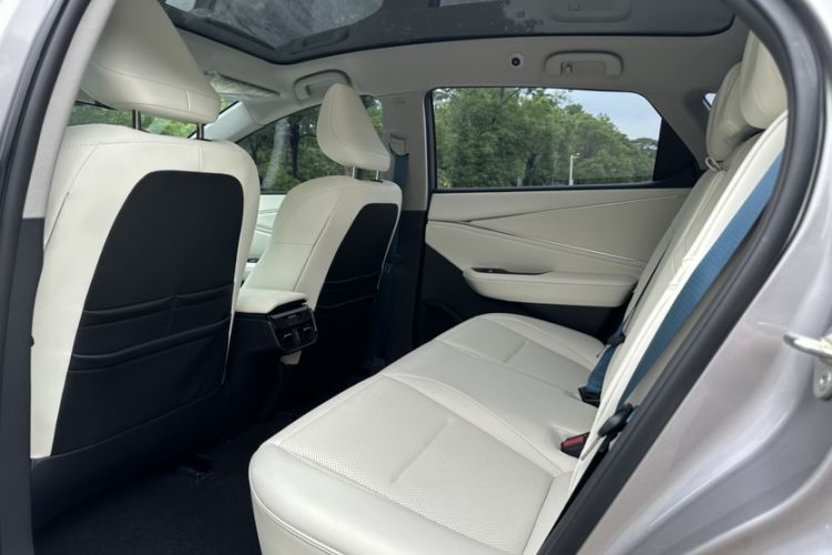 Used Toyota bZ5 2025 Model 550 PRO Interior 5
