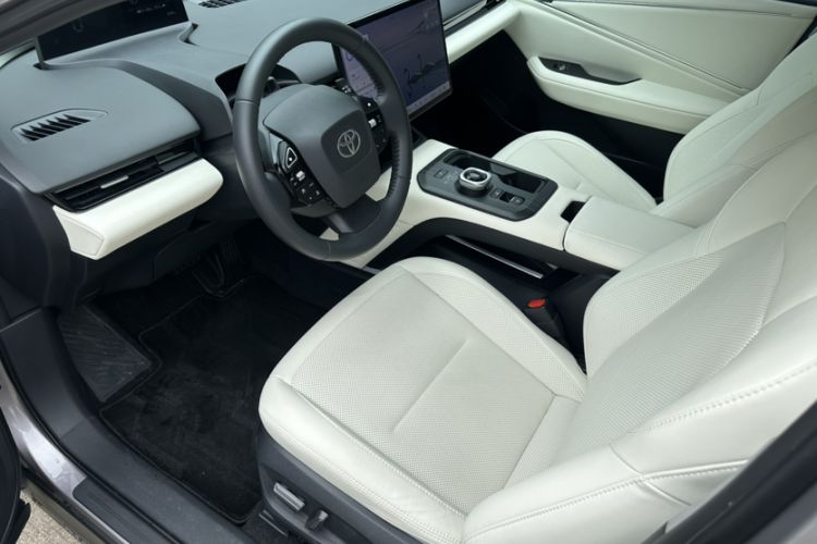 Used Toyota bZ5 2025 Model 550 PRO Interior 7