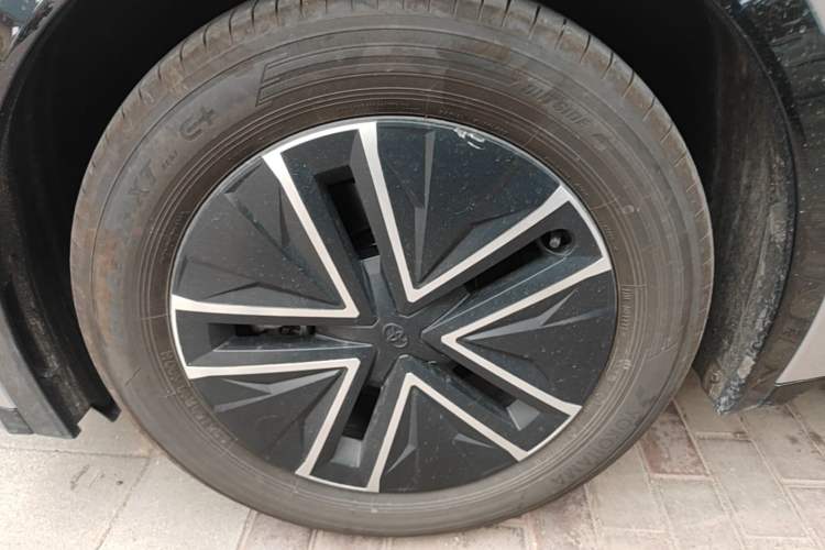 Used Toyota bZ5 2025 Model 550 JOY Left Front Wheel Hub
