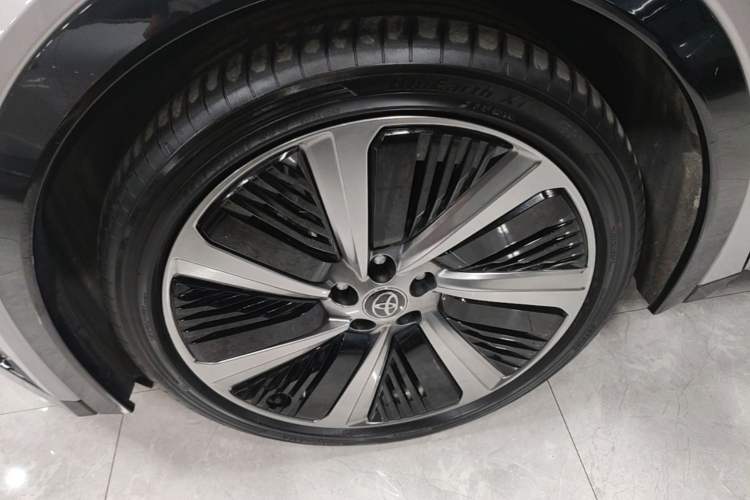 Used Toyota bZ5 2025 Model 550 PRO Smart Driving Edition Left Front Wheel Hub