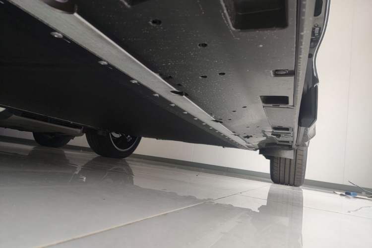 Used Toyota bZ5 2025 Model 630 MAX Smart Driving Edition Left Side Sill
