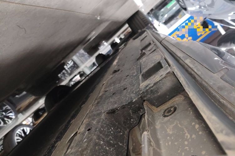 Used Toyota bZ5 2025 Model 550 PRO Smart Driving Edition Left Side Sill
