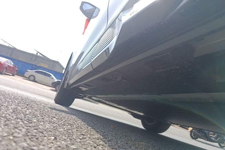 Used Toyota bZ5 2025 Model 550 JOY Left Side Sill