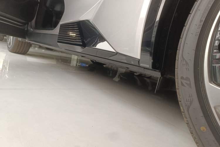 Used Toyota bZ5 2025 Model 630 PRO Smart Driving Edition Left Side Sill