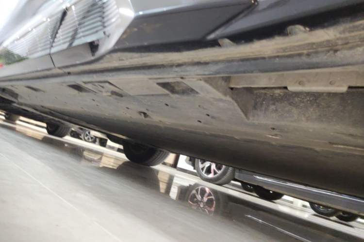 Used Toyota bZ5 2025 Model 550 JOY Left Side Sill