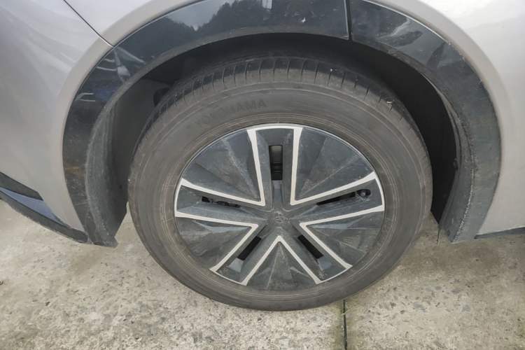 Used Toyota bZ5 2025 Model 550 JOY Right Rear Wheel Hub