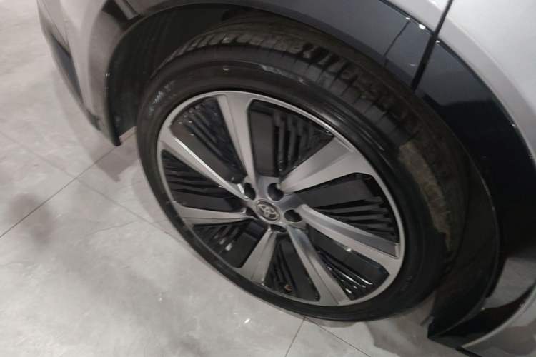 Used Toyota bZ5 2025 Model 550 PRO Smart Driving Edition Right Rear Wheel Hub