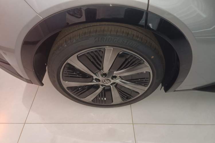 Used Toyota bZ5 2025 Model 630 PRO Smart Driving Edition Right Rear Wheel Hub