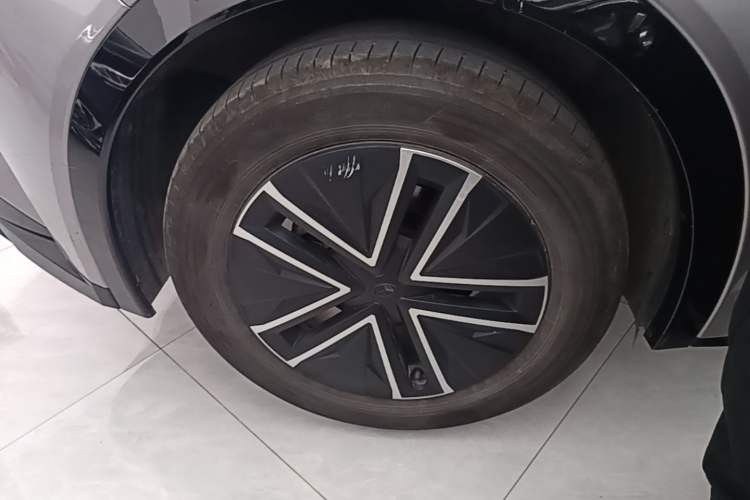 Used Toyota bZ5 2025 Model 550 JOY Right Rear Wheel Hub