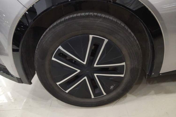 Used Toyota bZ5 2025 Model 550 JOY Right Rear Wheel Hub