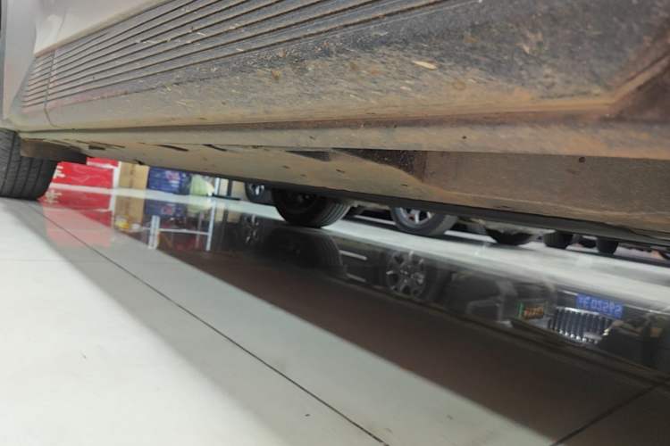 Used Toyota bZ5 2025 Model 550 PRO Smart Driving Edition Right Side Sill