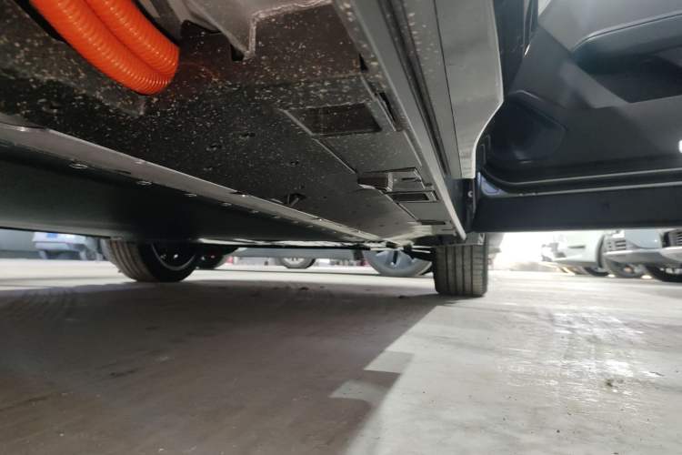 Used Toyota bZ5 2025 Model 550 PRO Right Side Sill