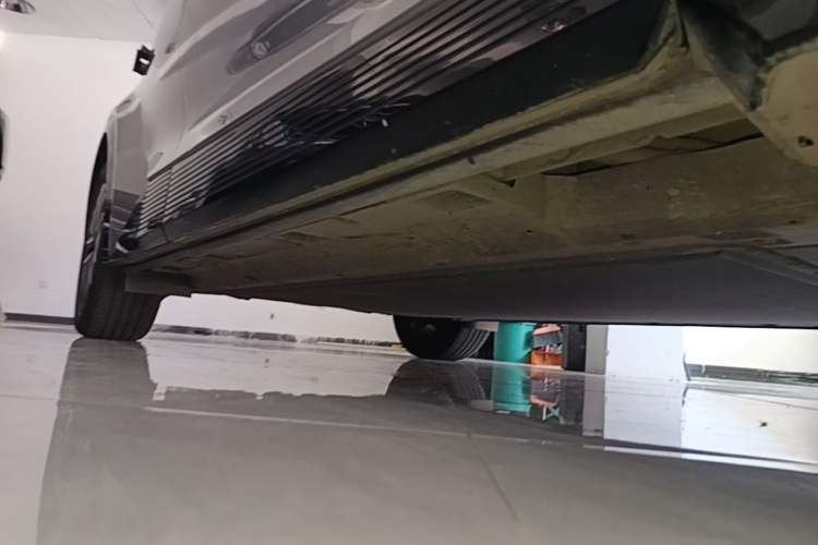 Used Toyota bZ5 2025 Model 550 JOY Right Side Sill
