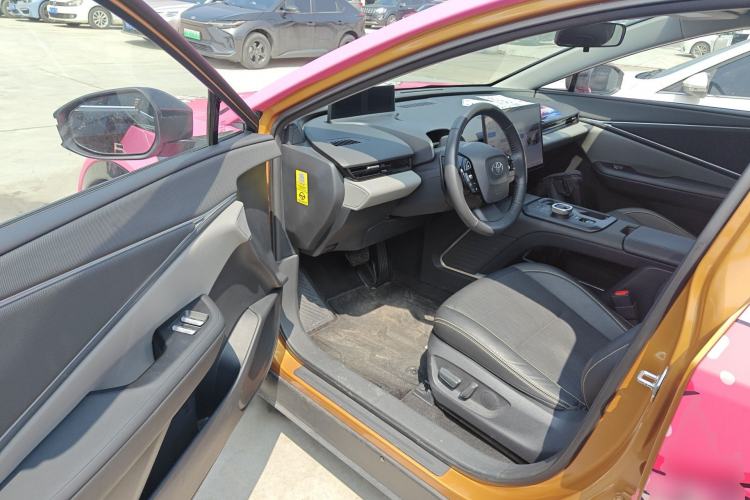 Used Toyota bZ5 2025 Model 550 PRO Smart Driving Edition Driver Seat