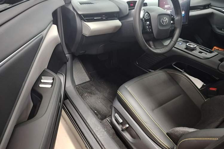 Used Toyota bZ5 2025 Model 550 PRO Smart Driving Edition Driver Seat