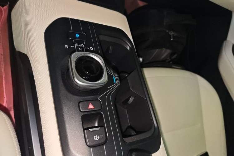 Used Toyota bZ5 2025 Model 550 PRO Smart Driving Edition Gear Lever
