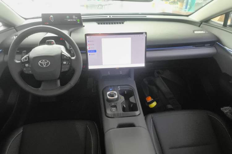 Used Toyota bZ5 2025 Model 550 PRO Smart Driving Edition Center Console
