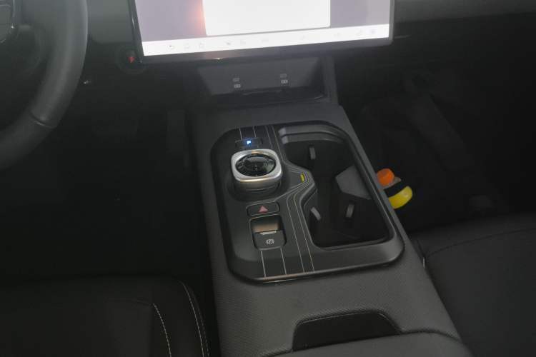 Used Toyota bZ5 2025 Model 550 PRO Smart Driving Edition Gear Lever