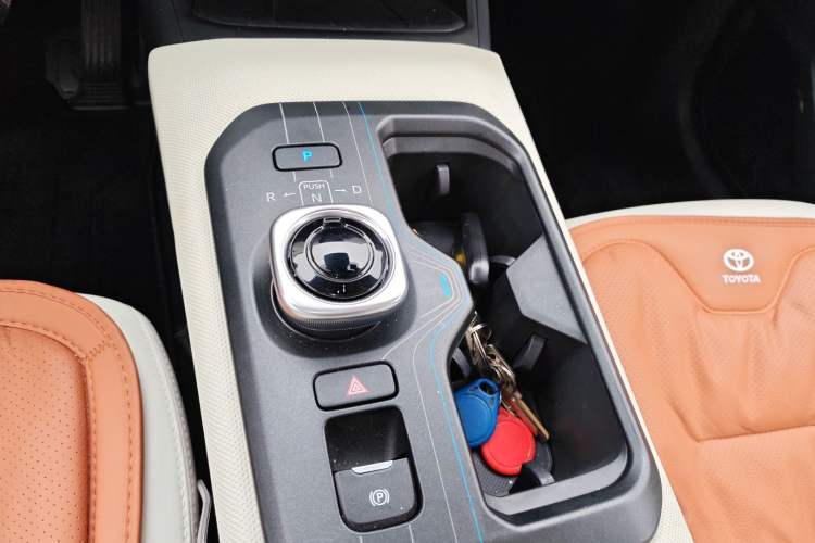 Used Toyota bZ5 2025 Model 550 PRO Smart Driving Edition Gear Lever