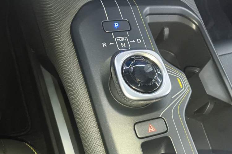 Used Toyota bZ5 2025 Model 550 PRO Smart Driving Edition Gear Lever