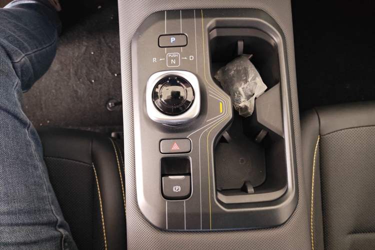 Used Toyota bZ5 2025 Model 550 PRO Smart Driving Edition Gear Lever