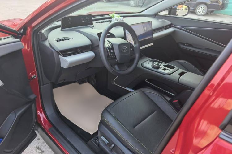 Used Toyota bZ5 2025 Model 550 PRO Smart Driving Edition Left Front Seat