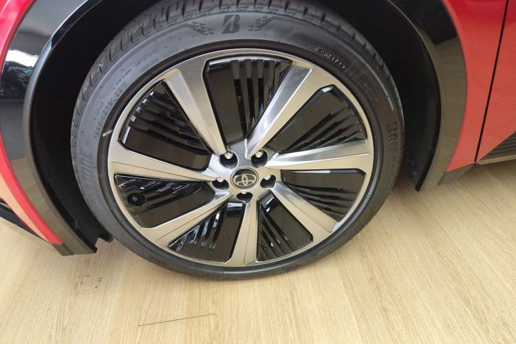 Used Toyota bZ5 2025 Model 550 PRO Smart Driving Edition Left Front Wheel Hub