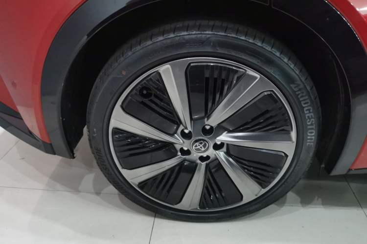 Used Toyota bZ5 2025 Model 550 PRO Smart Driving Edition Right Rear Wheel Hub