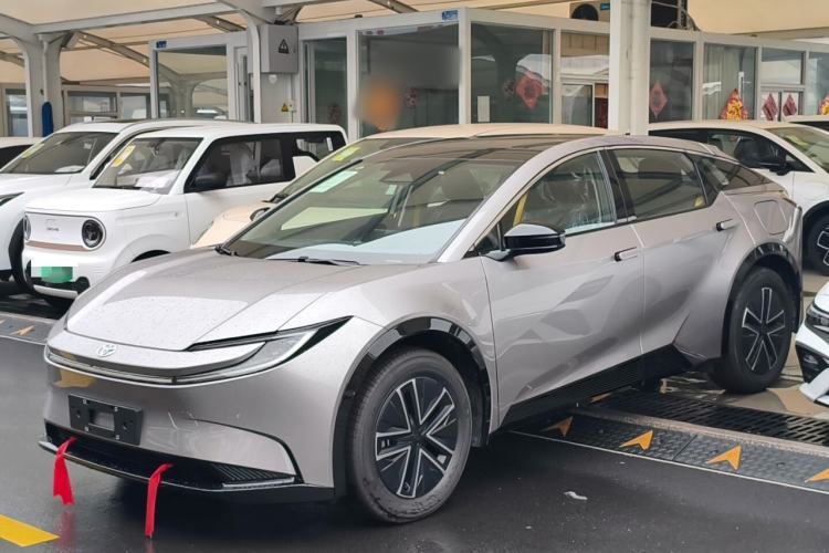 Used Toyota bZ5 2025 Model 550 JOY Guazi used car, China used car export, Used car for sale, Used cars, Cheapest cars for sale