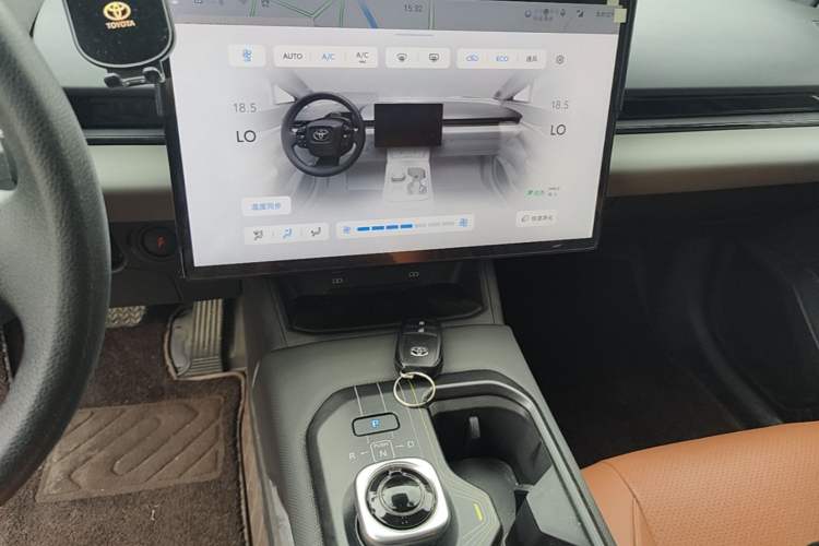 Used Toyota bZ5 2025 Model 550 JOY Audio And AC Panel