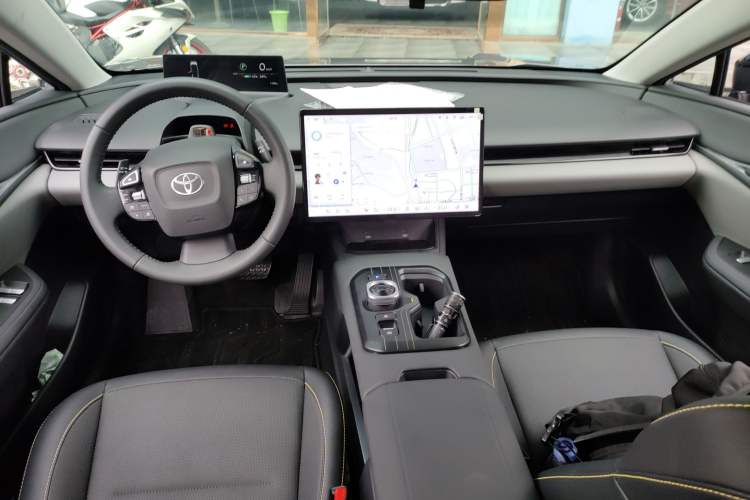 Used Toyota bZ5 2025 Model 550 PRO Center Console