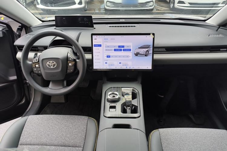 Used Toyota bZ5 2025 Model 550 JOY Center Console