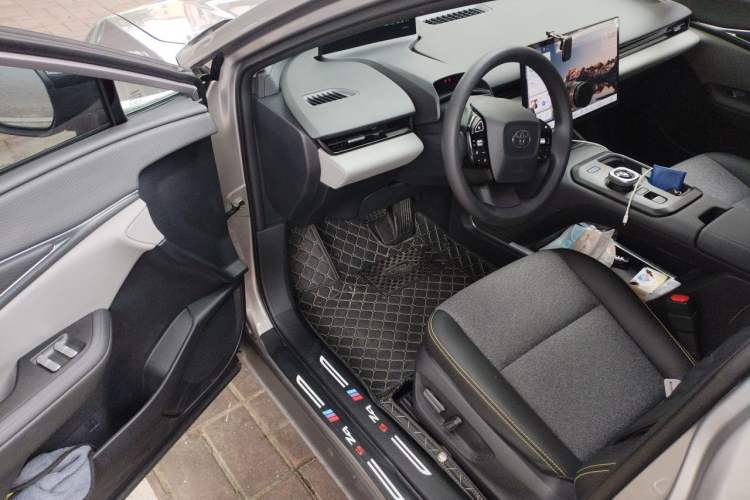 Used Toyota bZ5 2025 Model 550 JOY Driver Seat