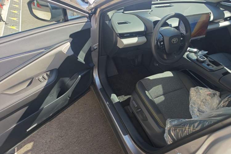 Used Toyota bZ5 2025 Model 550 JOY Driver Seat