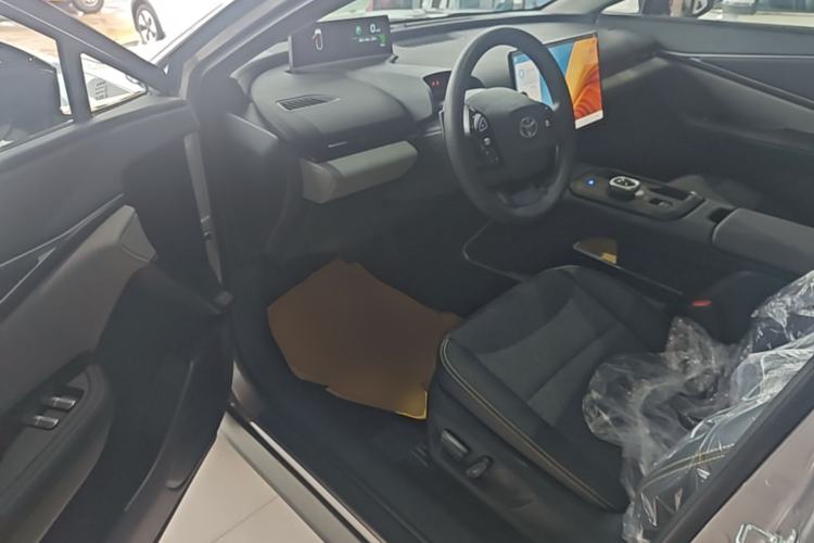 Used Toyota bZ5 2025 Model 550 JOY Driver Seat