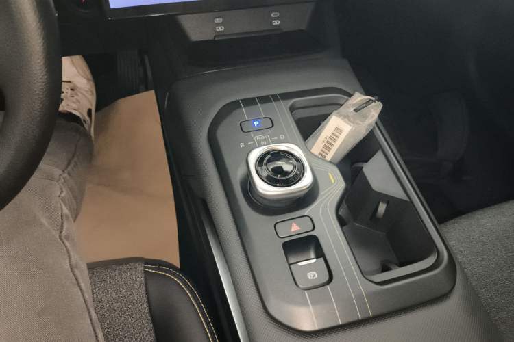 Used Toyota bZ5 2025 Model 550 JOY Gear Lever