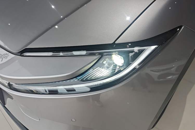 Used Toyota bZ5 2025 Model 550 JOY Left Front Headlight